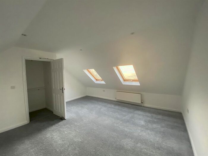 3 Bedroom Property To Rent In Rosehip Drive, Allhallows, Rochester, ME3