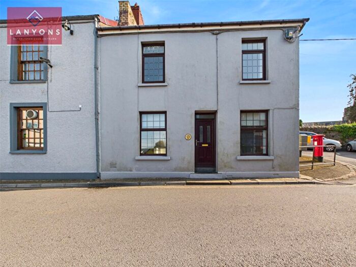 3 Bedroom End Of Terrace House For Sale In Swan Street, Llantrisant, CF72