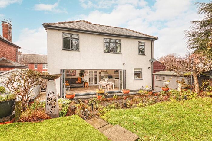 5 Bedroom Detached House For Sale In Leamoor Avenue, Somercotes, DE55