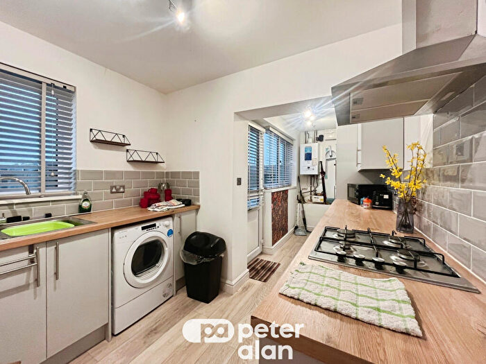 2 Bedroom Ground Maisonette To Rent In Swan Street, Llantrisant, Pontyclun, CF72