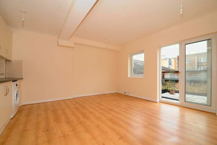 1 Bedroom Flat To Rent In Chapel Market, Angel, N1