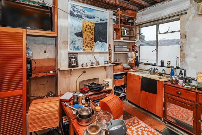 3 Bedroom Terraced House For Sale In Colne Road, London, E5