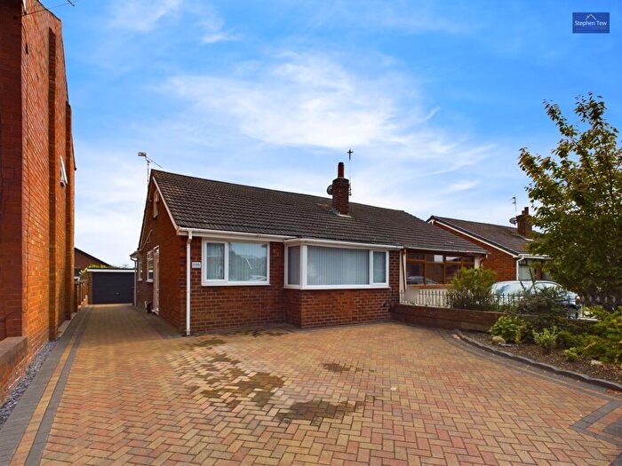 2 Bedroom Semi-Detached Bungalow For Sale In Common Edge Road, Blackpool, FY4