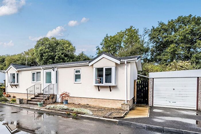 2 Bedroom Park Home For Sale In Lydeway, Devizes, SN10
