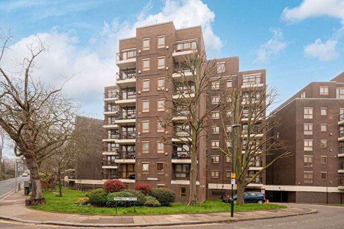 2 Bedroom Flat For Sale In Lime Court, Gipsy Lane, West Putney, London, SW15