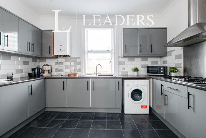 2 Bedroom Apartment To Rent In Gerald Road, Bournemouth, BH3