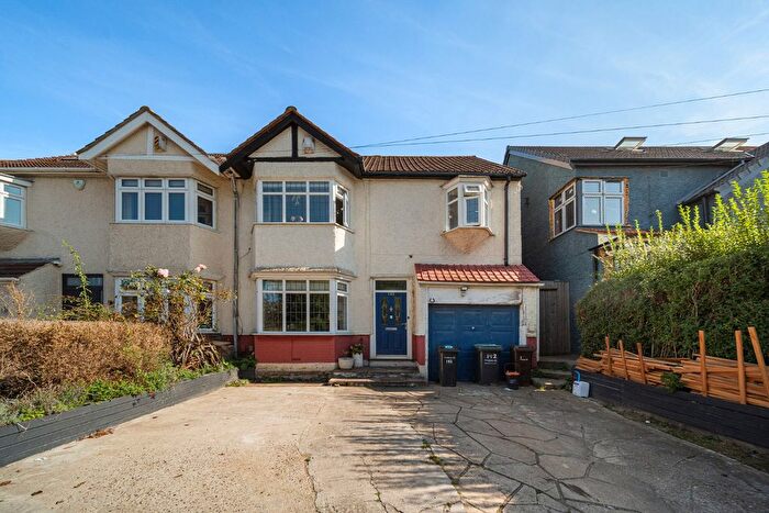 5 Bedroom Semi-detached House For Sale In Wrotham Road, Gravesend, Kent, DA11