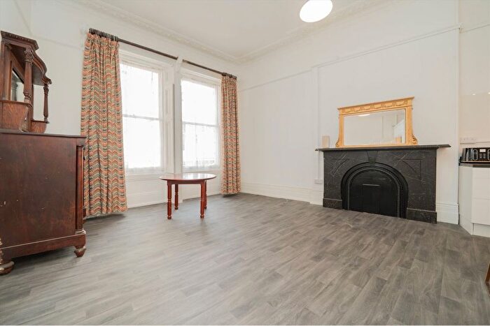 Studio To Rent In Emperors Gate, South Kensington, SW7
