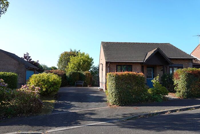 2 Bedroom Detached Bungalow For Sale In Clos Cynan, Killay, Swansea, SA2