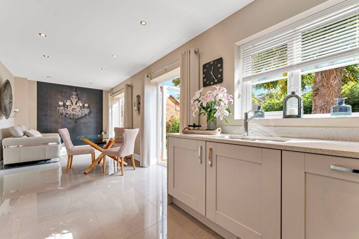 4 Bedroom Detached House For Sale In Old School Way, Rothley, LE7