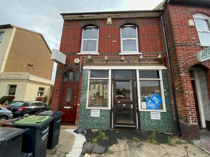 2 Bedroom Flat To Rent In Darnley Road, Gravesend, Kent, DA11