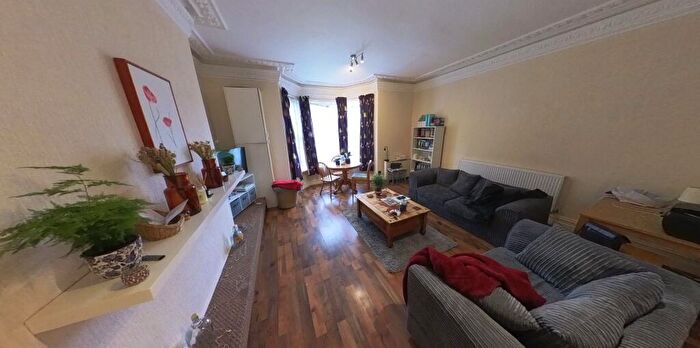 2 Bedroom Flat To Rent In Belle Vue Road, Leeds, LS3