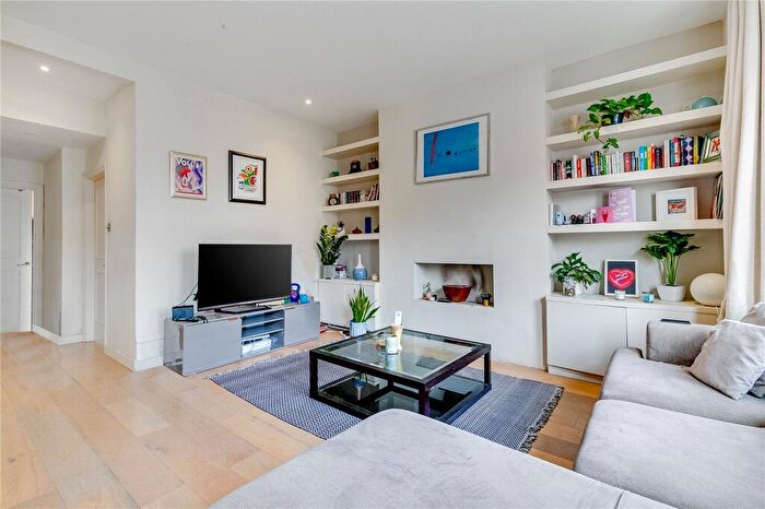 2 Bedroom Apartment To Rent In Malwood Road, London, SW12
