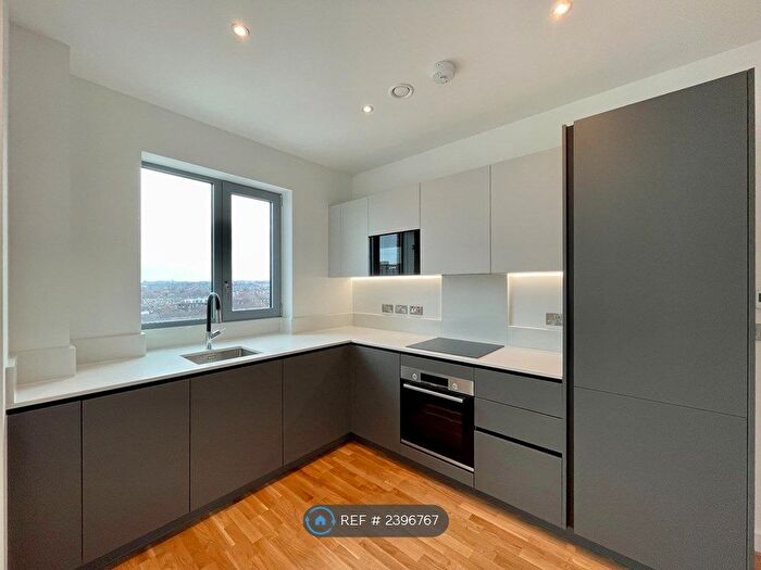 2 Bedroom Flat To Rent In York Road, London, SW11