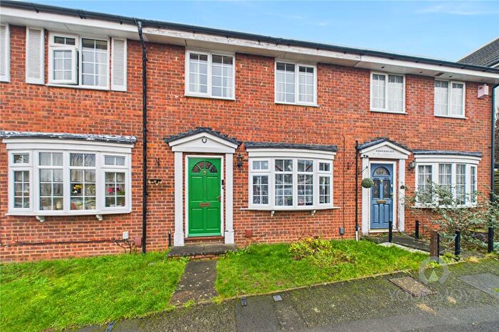 3 Bedroom Terraced House For Sale In Leicester Close, Kettering, Northamptonshire, NN16