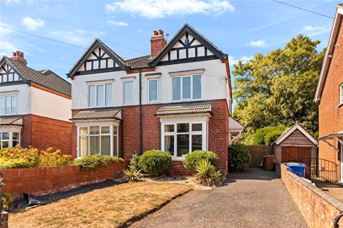 3 Bedroom Semi Detached House For Sale In Waltham Road, Grimsby, Lincolnshire, DN33