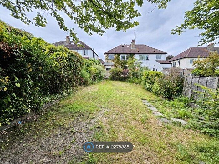 4 Bedroom Semi-Detached House To Rent In Netherlands Road, New Barnet, Barnet, EN5