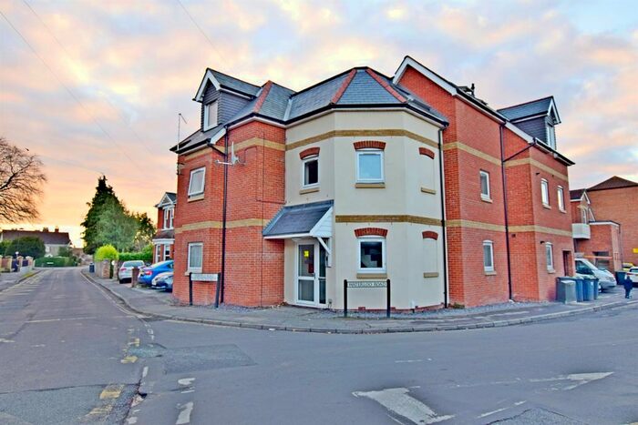 1 Bedroom Flat To Rent In Waterloo Road, Havant, PO9