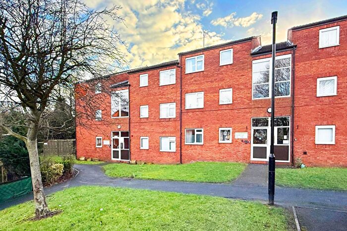 2 Bedroom Flat For Sale In Bramham Drive, Harrogate, HG3