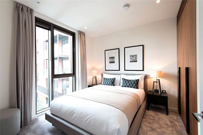 1 Bedroom Flat To Rent In New Union Square, Embassy Gardens, London, SW8