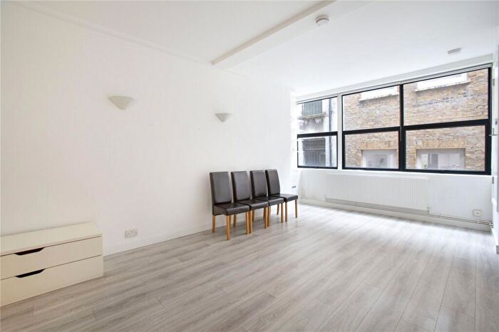 1 Bedroom Apartment To Rent In White Church Passage, Aldgate, London, E1