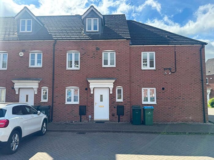 3 Bedroom Town House To Rent In Cole Court, Coundon, Coventry, CV6