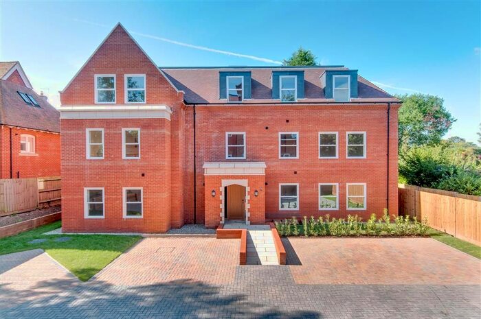 2 Bedroom Flat To Rent In New Dover Road, Canterbury, CT1