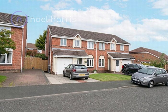 3 Bedroom Semi Detached House For Sale In Bewick Park, Wallsend, NE28