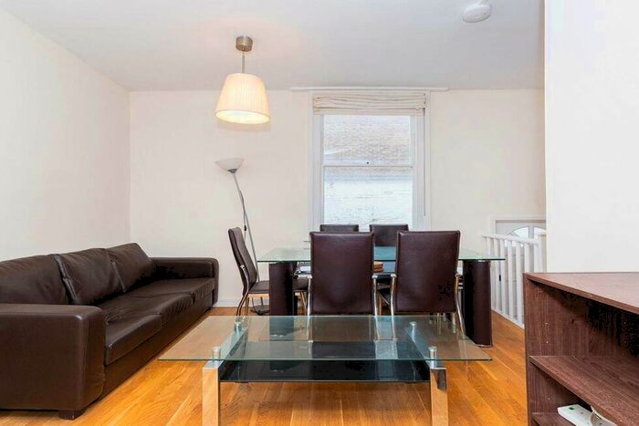 4 Bedroom Flat To Rent In Drummond Street, Euston, NW1
