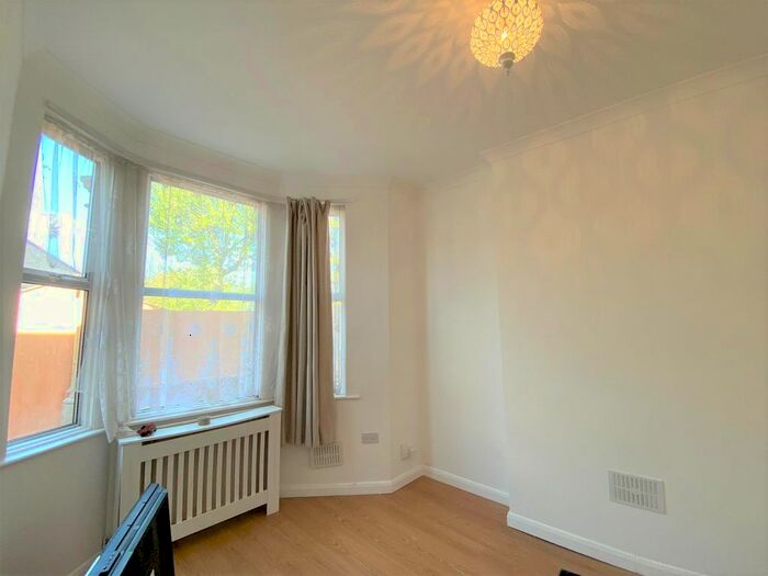 3 Bedroom Flat To Rent In Plashet Grove, London, E6