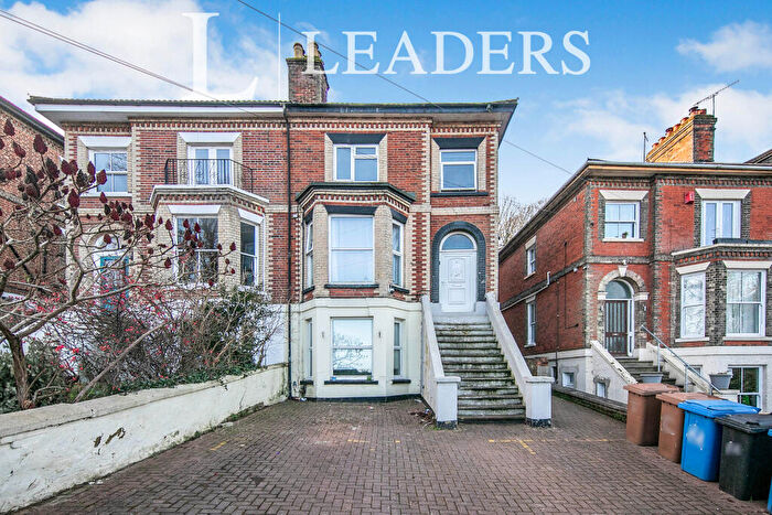 2 Bedroom Flat To Rent In Willoughby Road, IP2