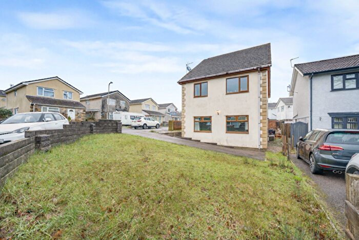 4 Bedroom Detached House For Sale In Mervyn Way, Pencoed, Bridgend, CF35