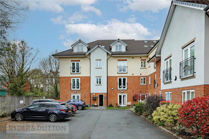 2 Bedroom Apartment For Sale In Oldham Road, Springhead, Saddleworth, OL4