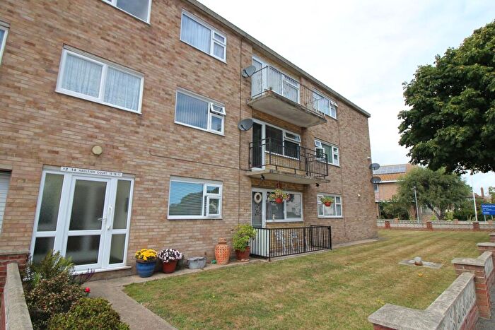 2 Bedroom Flat To Rent In Hadleigh Court, Marine Parade East, Clacton-on-Sea, CO15