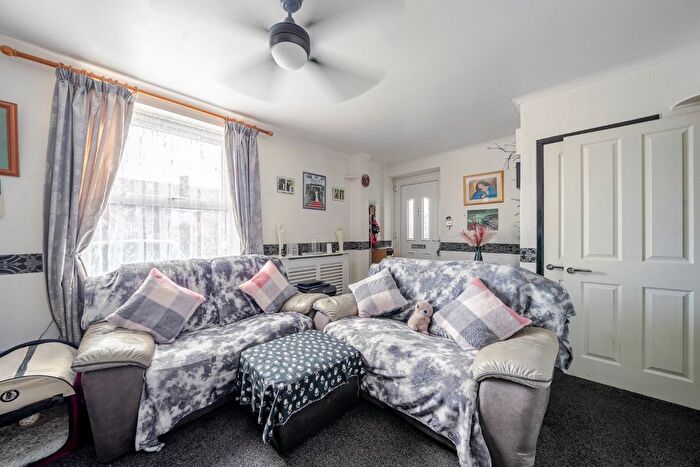 2 Bedroom End Of Terrace House For Sale In Middleton Road, Carshalton, SM5