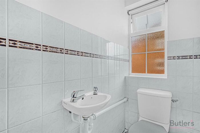 2 Bedroom Flat To Rent In Camborne Road, Sutton, SM2
