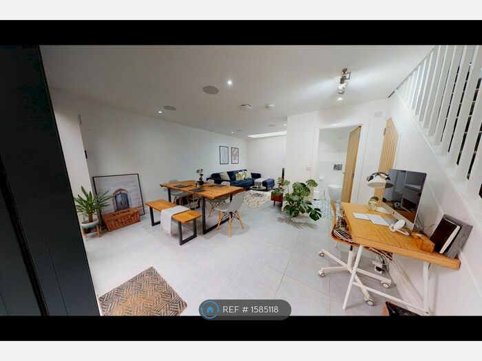 1 Bedroom Detached House To Rent In Himley Road, London, SW17