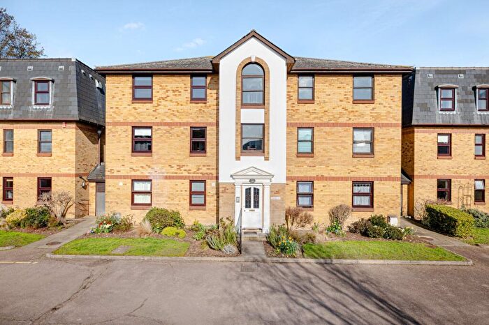 2 Bedroom Apartment For Sale In Cygnet Court, Stort Road, Bishop's Stortford, Hertfordshire, CM23