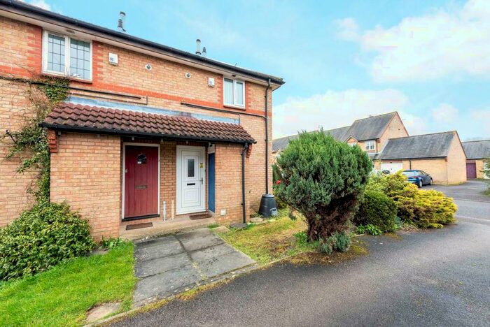 1 Bedroom Terraced House To Rent In Canterbury Close, Banbury, Oxfordshire, OX16