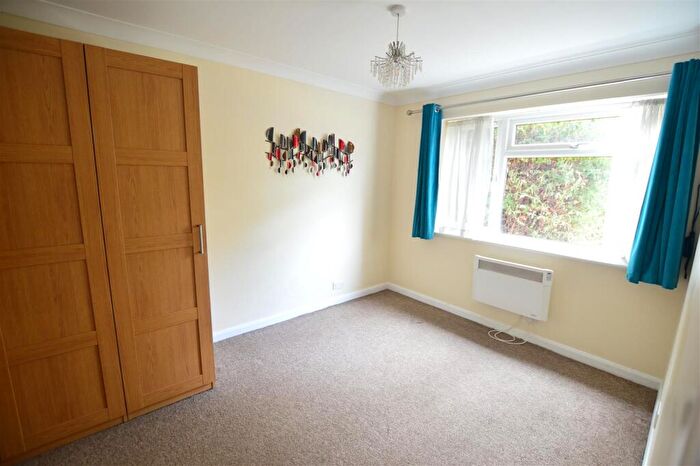 1 Bedroom Flat To Rent In Suffolk Close, Slough, SL1
