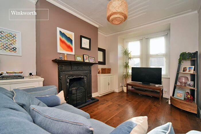 4 Bedroom Semi Detached House For Sale In Moreton Road, Worcester Park, KT4