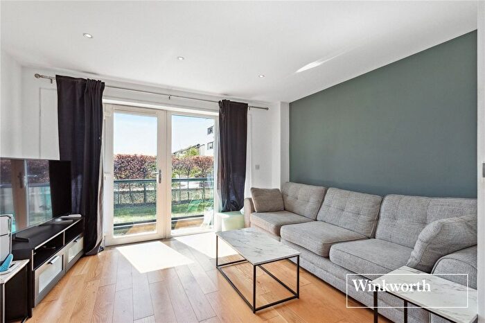 1 Bedroom Flat To Rent In Peacock Close, London, NW7