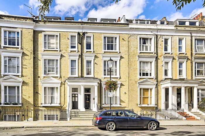 1 Bedroom Flat To Rent In Eardley Crescent, Earls Court, London, SW5