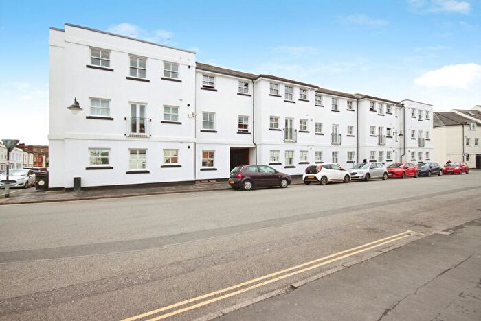 3 Bedroom Flat For Sale In Packington Place, Leamington Spa, Warwickshire, CV31