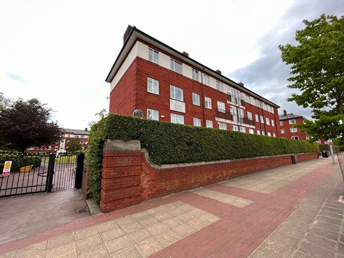 2 Bedroom Apartment To Rent In Kielder Square, Salford, M5