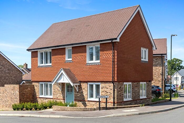 3 Bedroom Detached House For Sale In Barnfield, Billingshurst, RH14