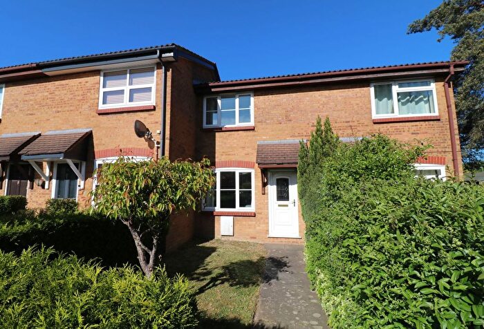 2 Bedroom Terraced House For Sale In Walker Gardens, Hedge End, SO30