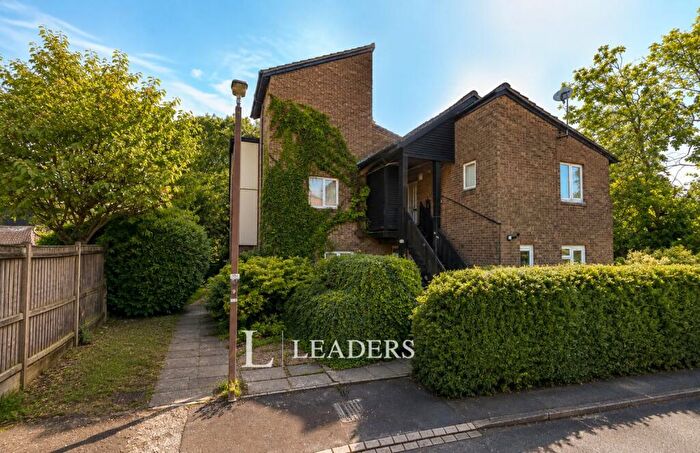 2 Bedroom Maisonette For Sale In Tranlands Brigg, Heelands, Milton Keynes, MK13