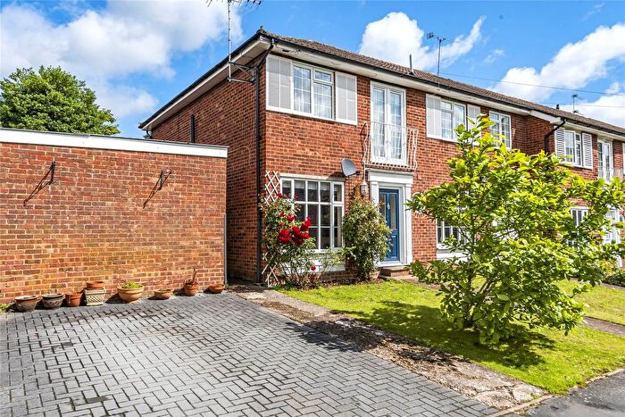 2 Bedroom End Terrace House For Sale In Woking, GU22