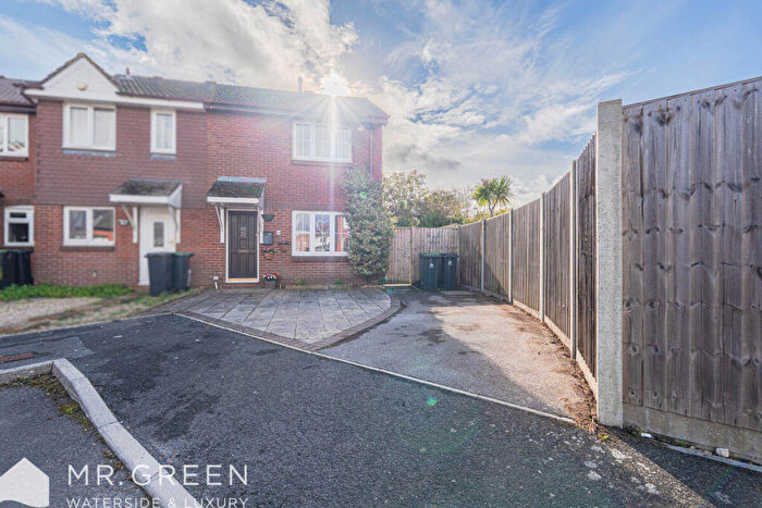 3 Bedroom Semi Detached House For Sale In Ladysmith Close, Christchurch, Dorset, BH23